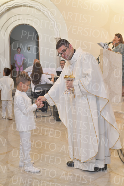 Holy-Communion_2062