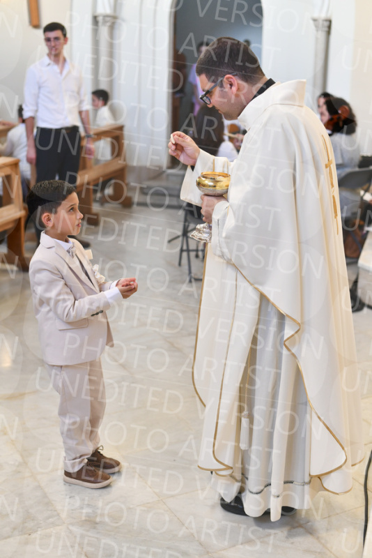Holy-Communion_2067-1