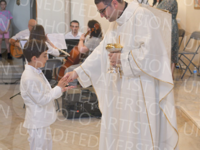 Holy-Communion_2070-1