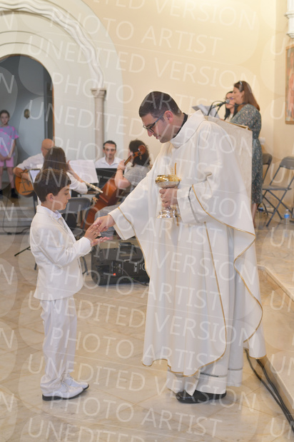 Holy-Communion_2070-1
