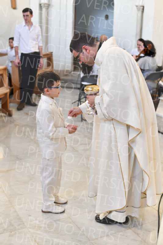 Holy-Communion_2076-1