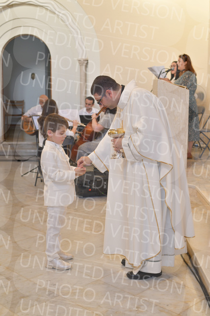 Holy-Communion_2079-1