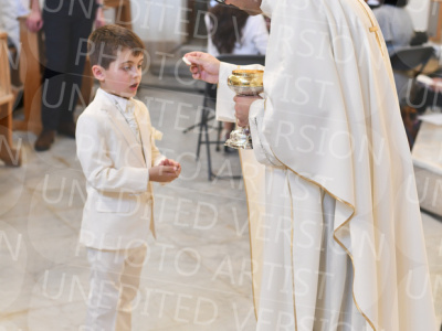 Holy-Communion_2080-1