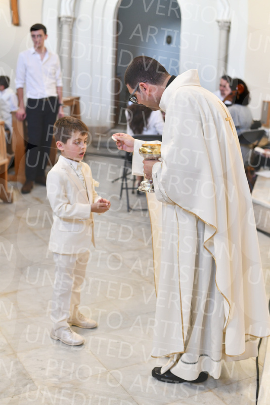 Holy-Communion_2080-1