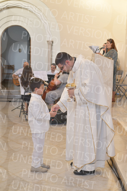Holy-Communion_2083