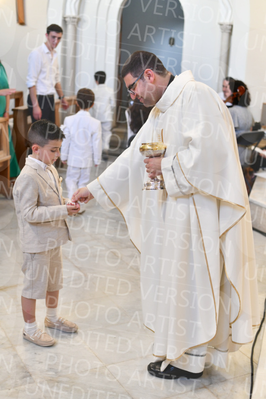 Holy-Communion_2094