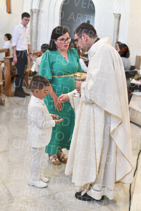 Holy-Communion_2099-1