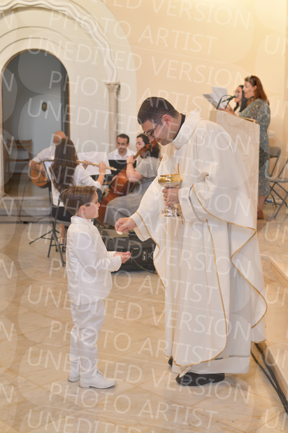 Holy-Communion_2100