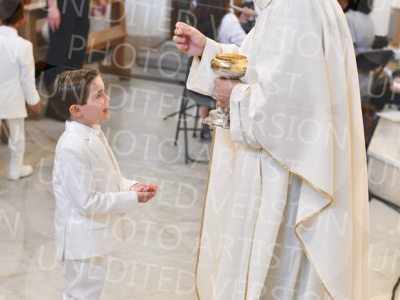 Holy-Communion_2101-1