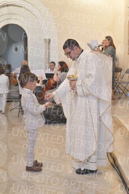 Holy-Communion_2105-1