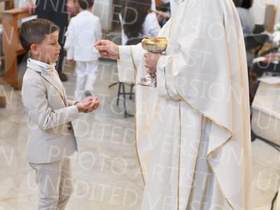 Holy-Communion_2107-1