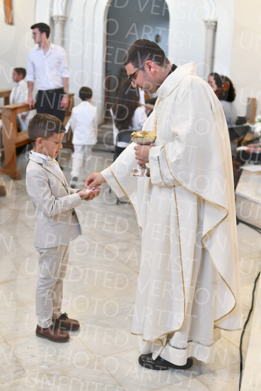 Holy-Communion_2108