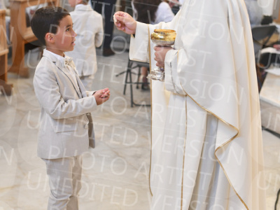 Holy-Communion_2111-1