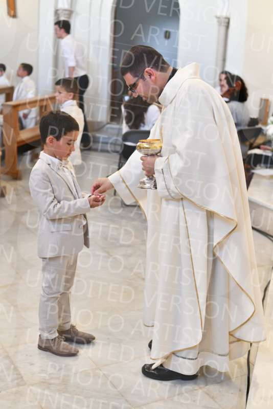 Holy-Communion_2112-1