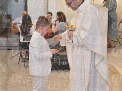 Holy-Communion_2115-1