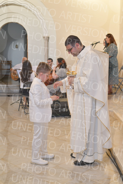 Holy-Communion_2115