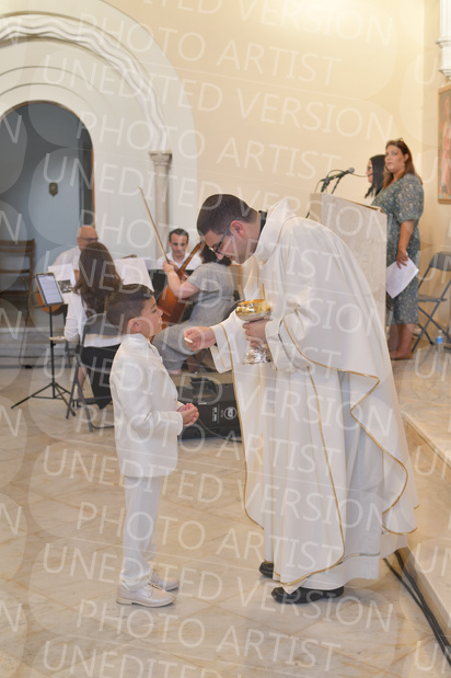 Holy-Communion_2127-1