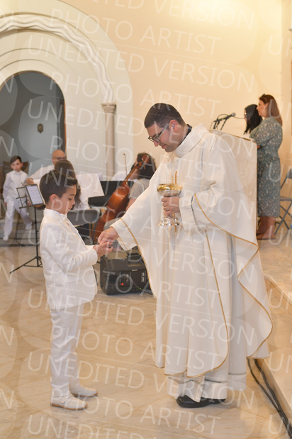Holy-Communion_2136-1