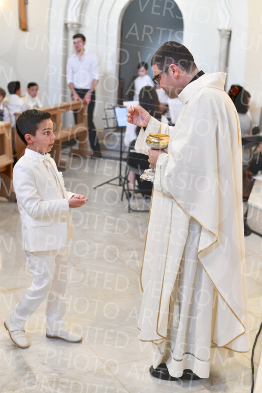 Holy-Communion_2137