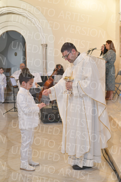 Holy-Communion_2138