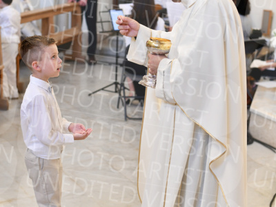 Holy-Communion_2143-1