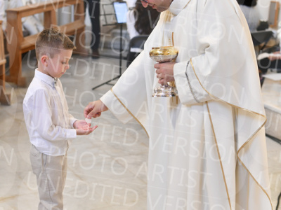 Holy-Communion_2144-1