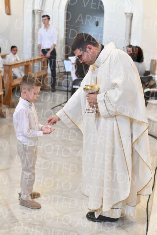 Holy-Communion_2144