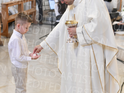 Holy-Communion_2145