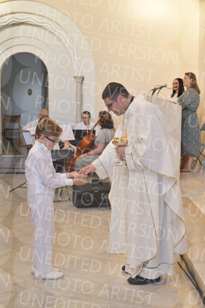 Holy-Communion_2148-1
