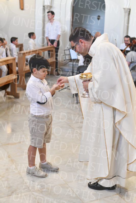 Holy-Communion_2154