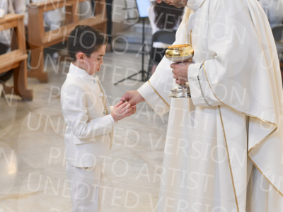 Holy-Communion_2160-1