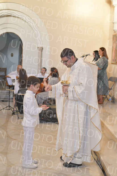 Holy-Communion_2163