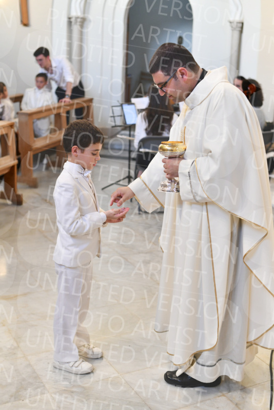 Holy-Communion_2166