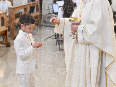 Holy-Communion_2171-1