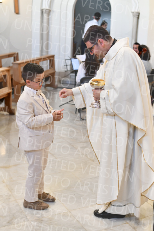 Holy-Communion_2184-1