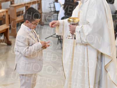 Holy-Communion_2186-1
