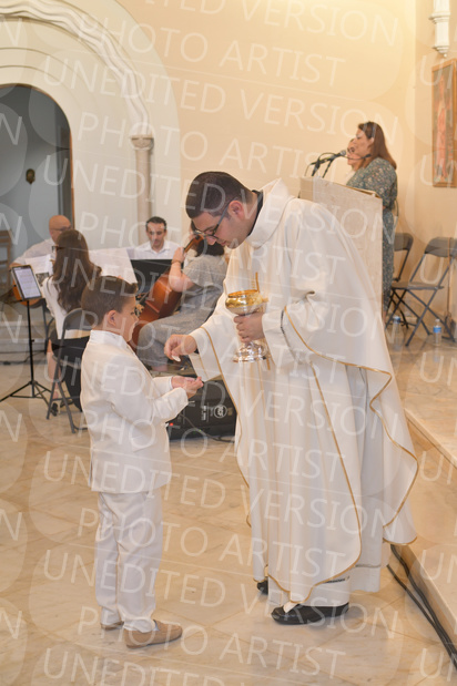 Holy-Communion_2187