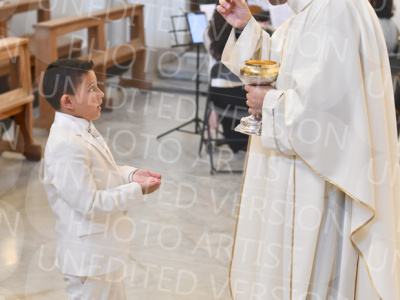 Holy-Communion_2188-1