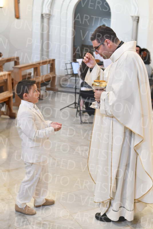 Holy-Communion_2188