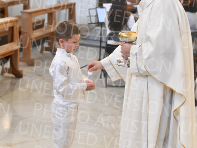 Holy-Communion_2194-1