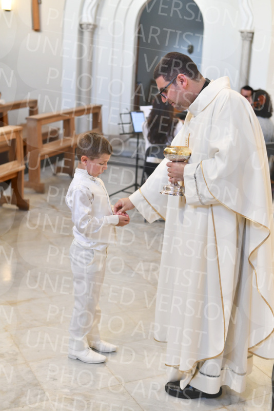 Holy-Communion_2195-1