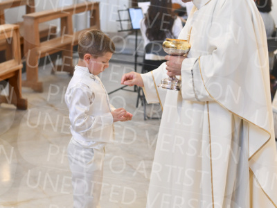 Holy-Communion_2196-1