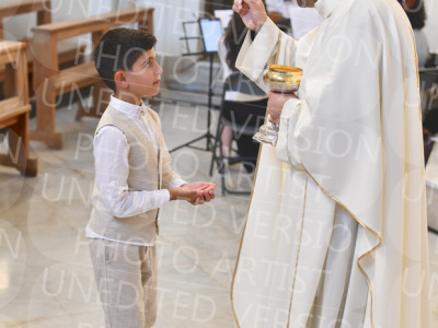Holy-Communion_2199-1