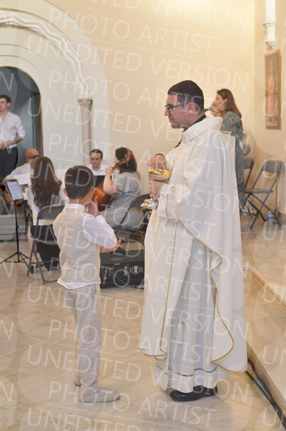 Holy-Communion_2200-1