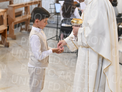 Holy-Communion_2201-1