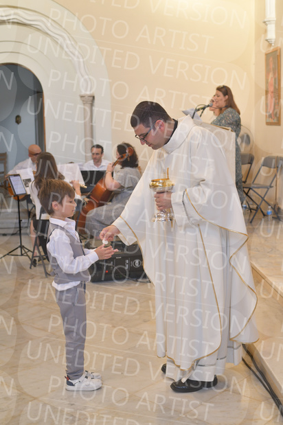 Holy-Communion_2203