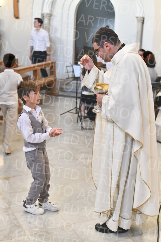 Holy-Communion_2205