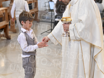 Holy-Communion_2207-1