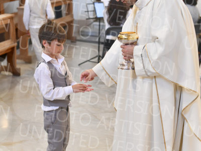 Holy-Communion_2208-1