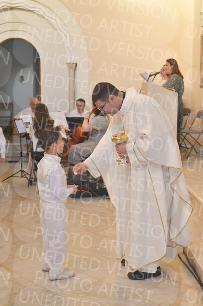 Holy-Communion_2209